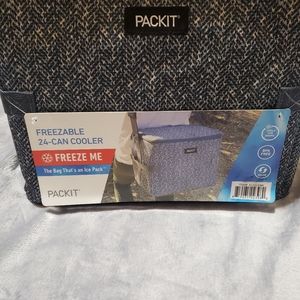 Freezable 24-can cooler